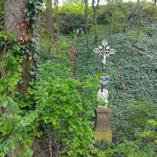 Kaplička na svahu severozápadně od Grešlového Mýta