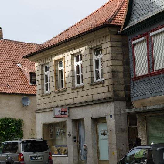 Wohn- und Geschäftshaus