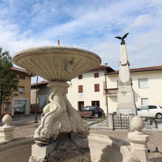 Fontana pubblica