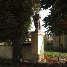 Socha sv. Antonína v Blatnu u kostela