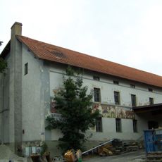 Ehemalige kommunale Lagerhalle mit Hopfendarre