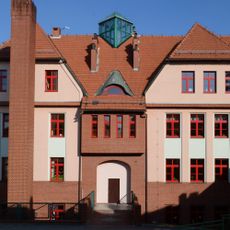Old primary school in Czernica