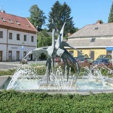 Kašna na náměstí Československé armády v Mimoni