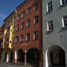 Wohn- und Geschäftshaus