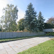 Pomník Osvobození s hroby 27 padlých rudoarmějců