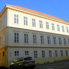 Župný dom, budova administratívna