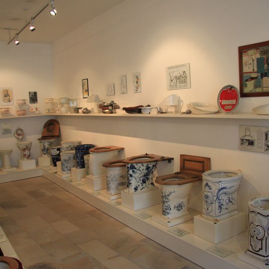 Exhibition "Klo & So"