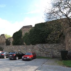 Teilstück der Stadtmauer, des Zwingers sowie eine Rundbastion