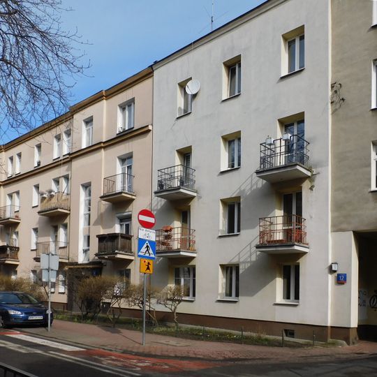 Blok przy ulicy Siewierskiej 12