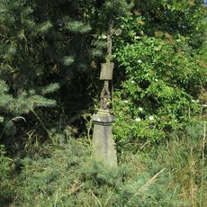 Kříž jižně od Svinné u rozcestí