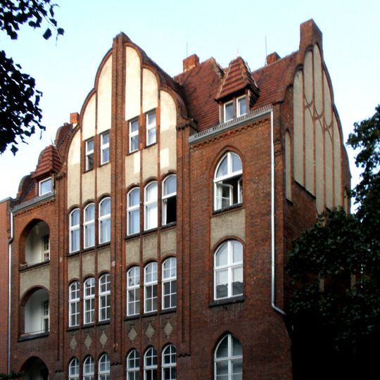 Pfarr- und Gemeindehaus der ev. Heilandsgemeinde