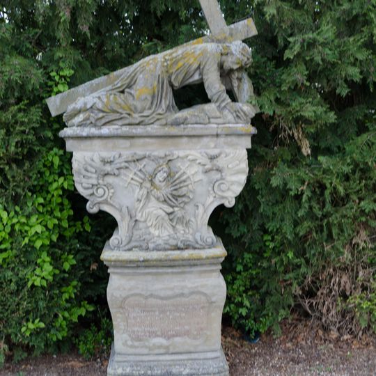 Kreuzschlepper im Friedhof Altmannshausen