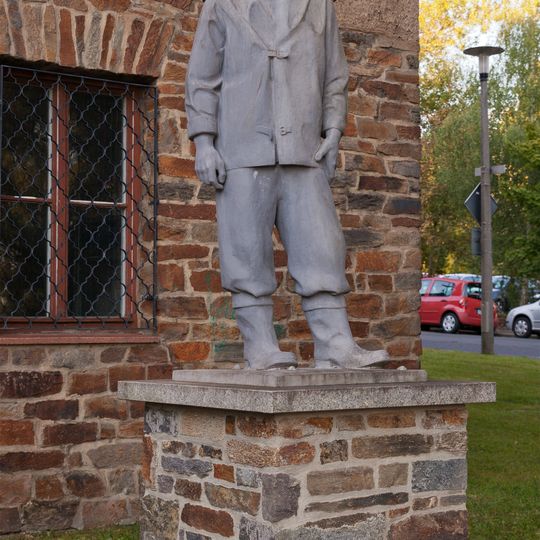 Bergmanns-Figur Gustav-Zeuner-Straße 1