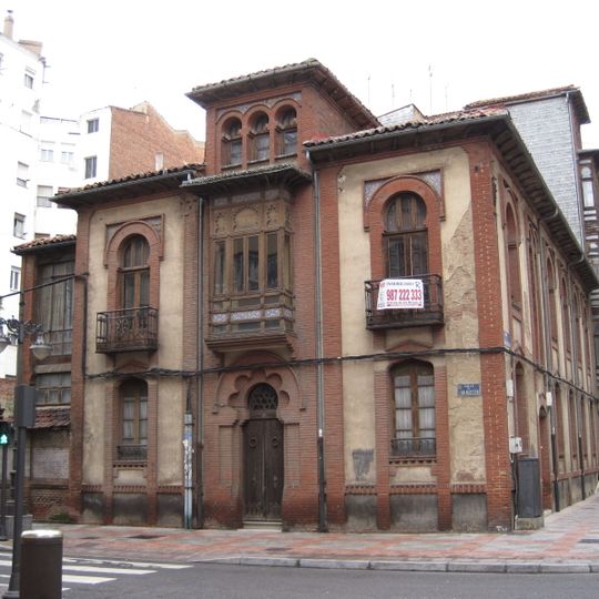 Neo-Mudéjar buildings in Alcázar de Toledo Street, León
