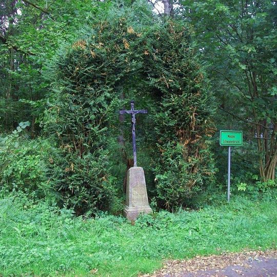 Kříž u zaniklého Mostku u silnice do Rybníka