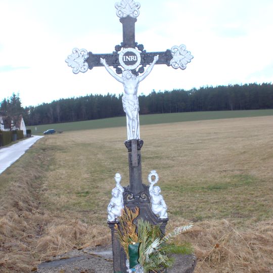 Kříž v Hrachových Horách