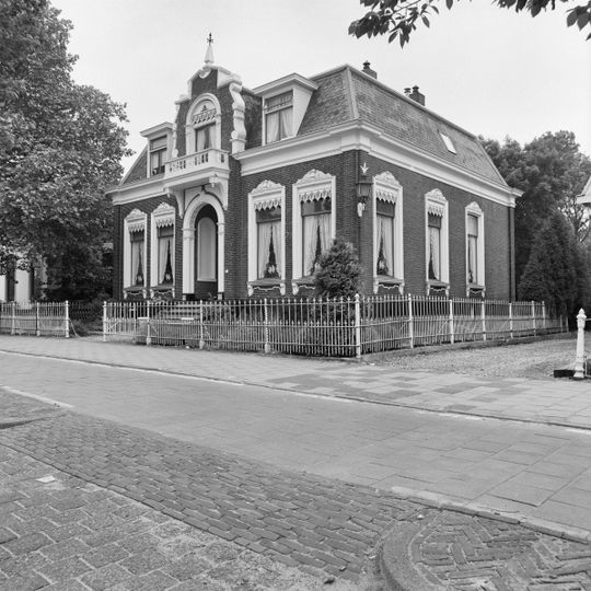 Hoofdstraat 159-161