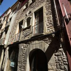 Façana de l'habitatge al carrer Cardona, 7
