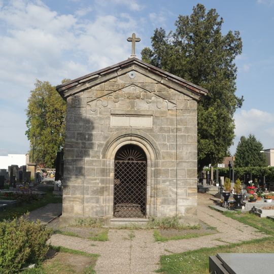 Stará hřbitovní kaple na Chvalském hřbitově