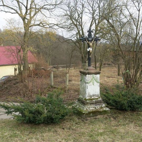 Kříž na návsi v Českém Bukově