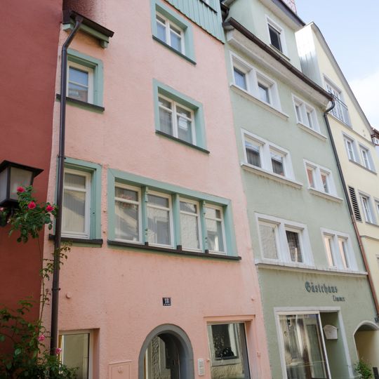 Wohn- und Geschäftshaus