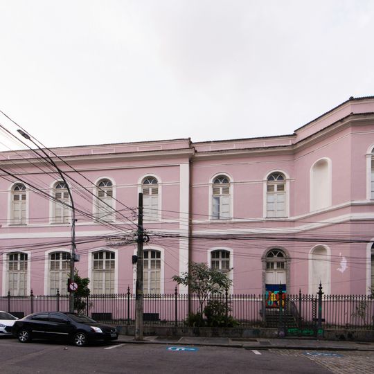 Imóvel à Rua Esteves Júnior, nº 42