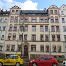 Mietshaus in geschlossener Bebauung mit Vorgarten Zeißstraße 26