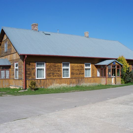 Dom parafialny w Waniewie