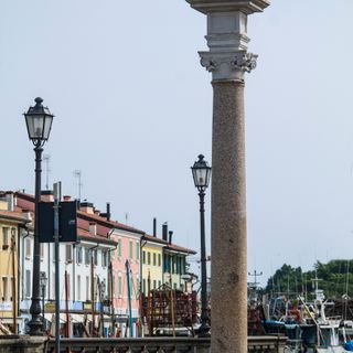Venetian columns