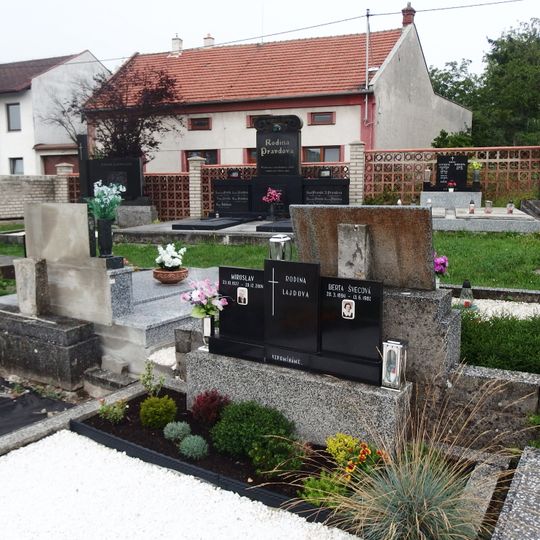 Hřbitov Kostelec u Holešova