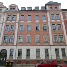 Mietshaus in geschlossener Bebauung Holbeinstraße 42