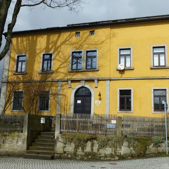 Pfarrhaus mit Einfriedung Oberdorfweg 9