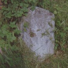 Milestone, London Road, by Old Napicar Cottage, opp. Nepicar Oast House, S of The Mount PH