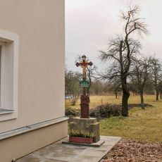 Kříž ve Zvoli u fary