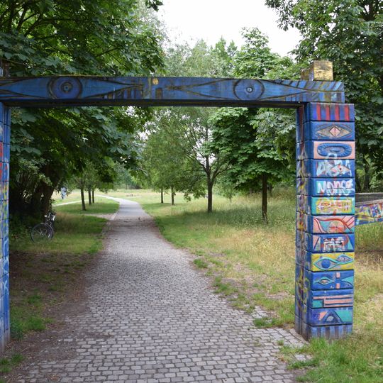 Jahrtausendtore / Skulpturengarten