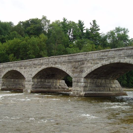 Pakenham Bridge