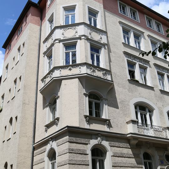 Doppelhausblock mit Nr. 17