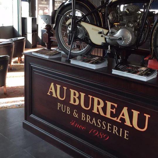 Au Bureau