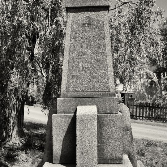 Pomník padlým ve Velkém Chvojně