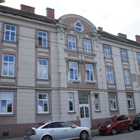 Wohnhaus, Teil einer Gebäudegruppe