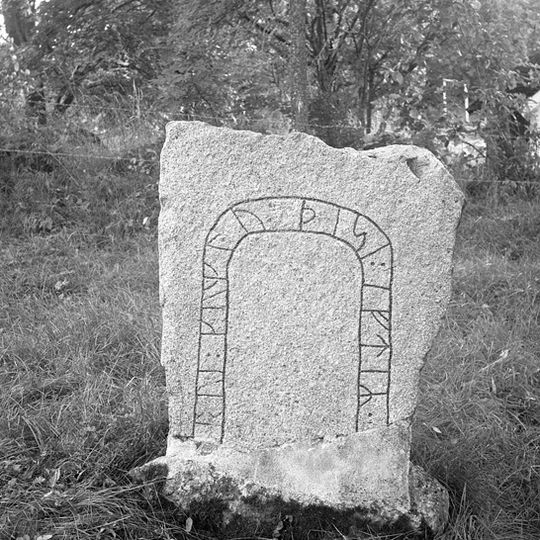 Östergötlands runinskrifter N267