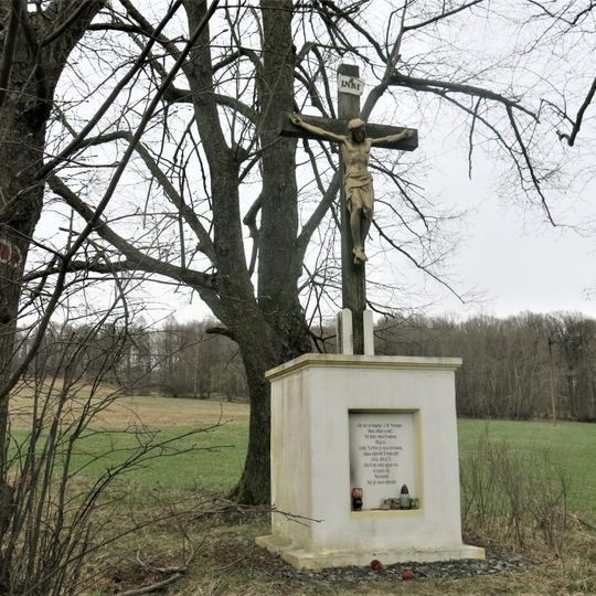 Kříž u silnice jižně od Haslic