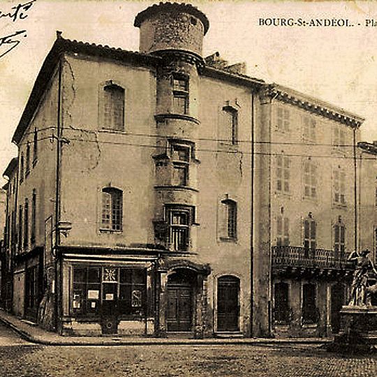 Maison, 6 place Julien Rigaud