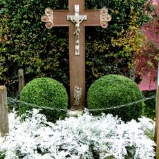 Wayside cross