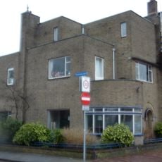 Woonhuis in kubistisch expressionistische stijl met invloeden van de Stijl en de Haagse School