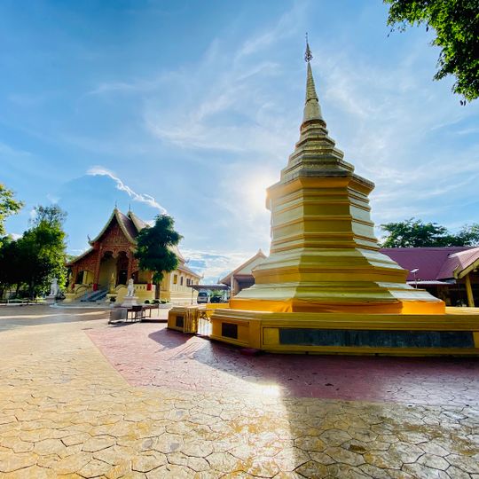 Wat Phra That Doi Chom Thong