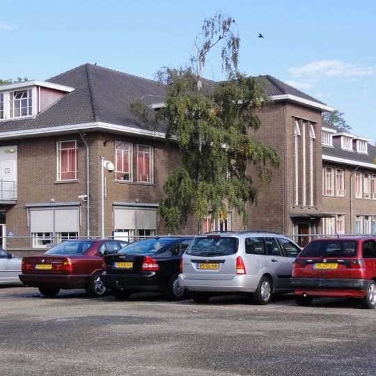 Generaal De Bonskazerne: Legeringsgebouwen