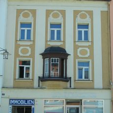 Wohn- und Geschäftshaus