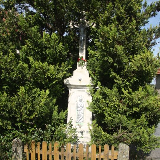 Kříž v Radenicích