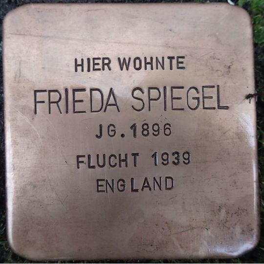 Stolperstein en memoria de Frieda Spiegel